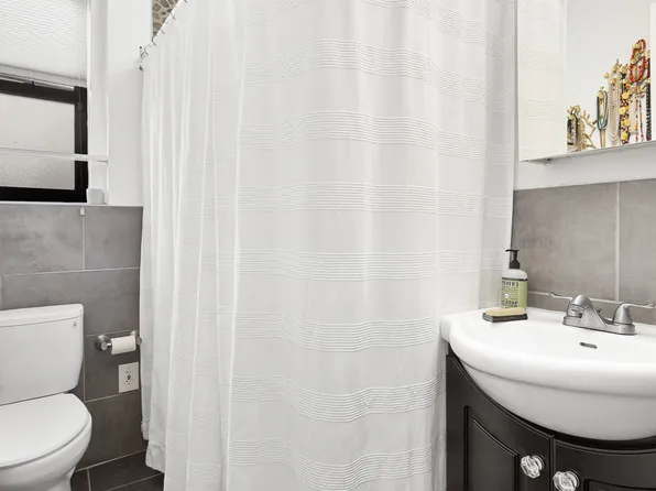 317 East 18th Street image 6 of 8