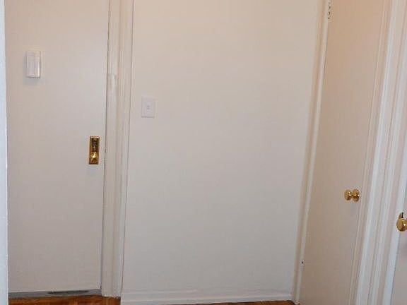 2nd image of 1231 Fulton Ave APT 1A