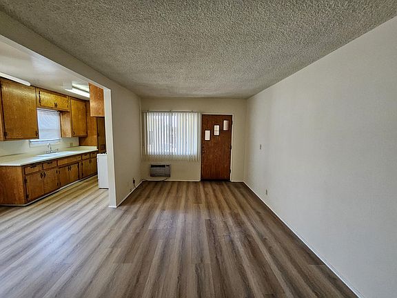3rd image of 319 E Elmwood Ave APT C
