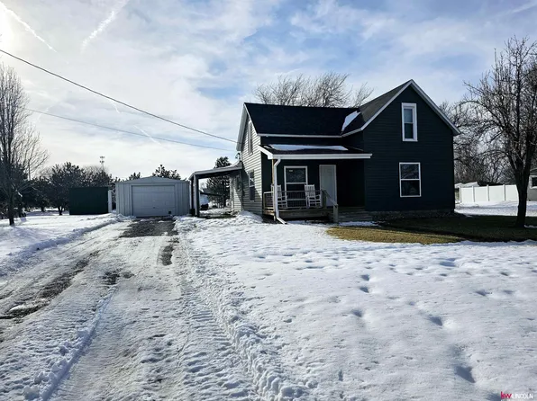 314 N 8th St, Geneva, NE 68361