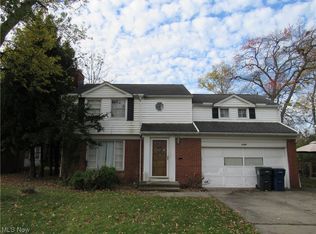 2350 N Taylor Rd, Cleveland Heights, OH 44112