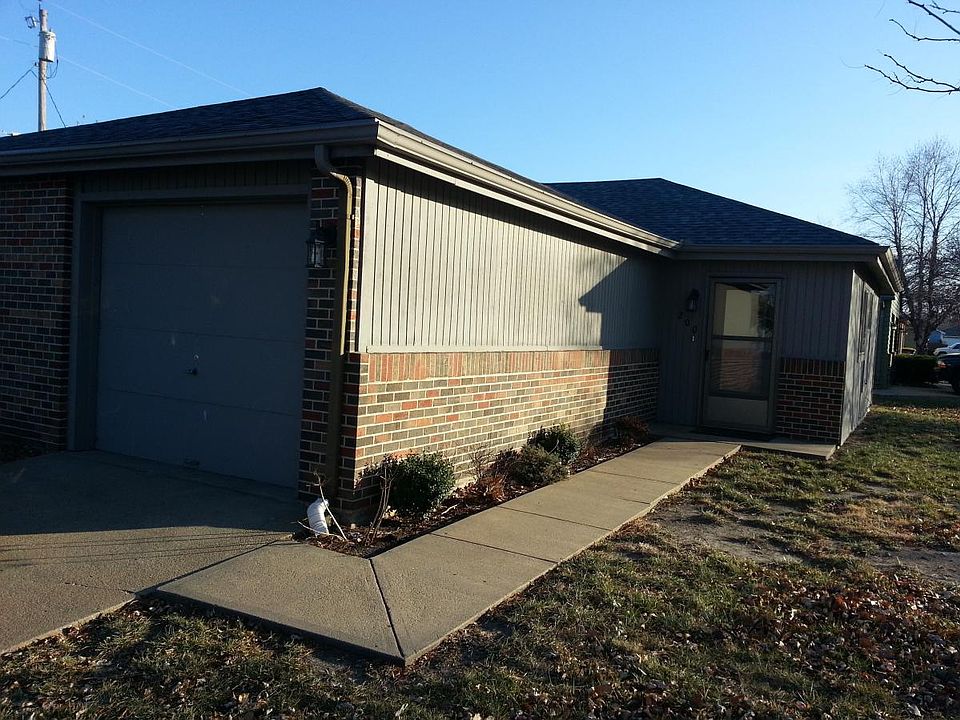 2nd image of 200 Parker Dr