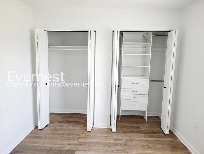 217 E 5th St — Photo 8