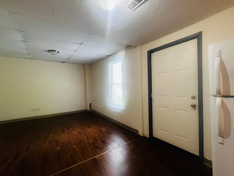 409 Forest Ave — Photo 4