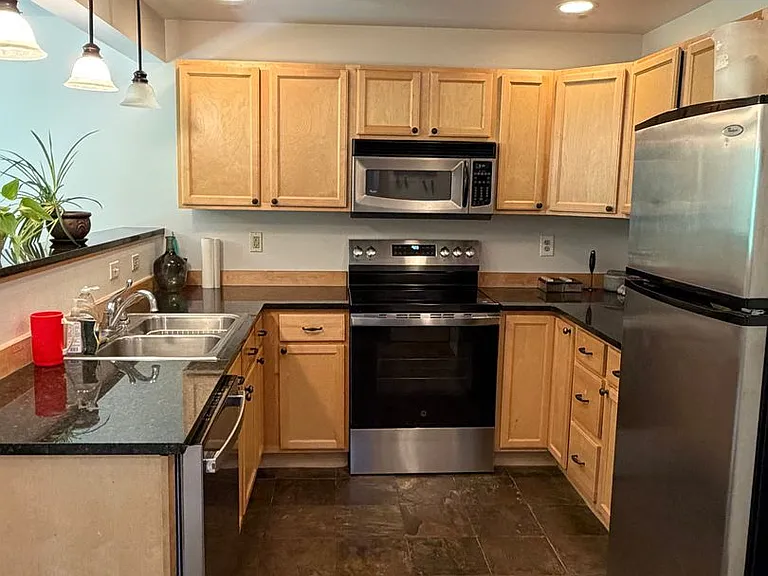 617 N 5th Ave #G — Photo 4