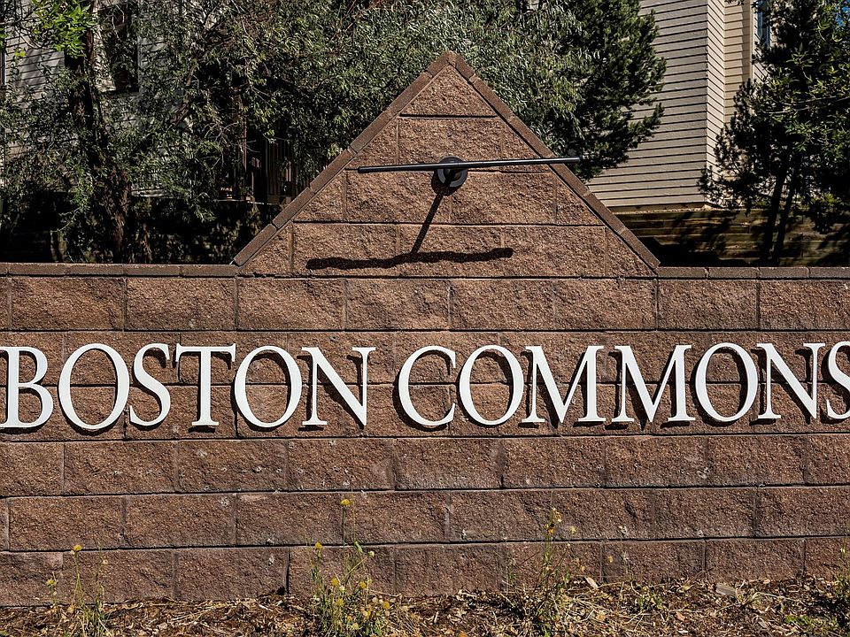 Entrance to Boston Commons Located north of Arapahoe Rd on Boston