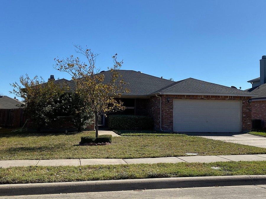 1st image of 907 Brooks Dr