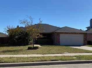 907 Brooks Dr, Cedar Hill, TX 75104