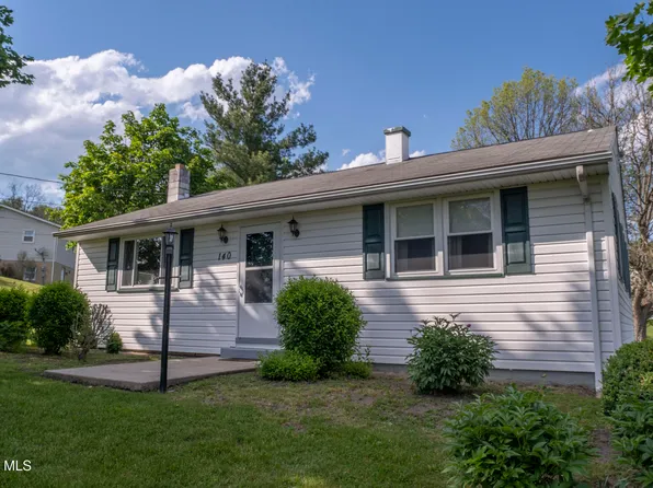 140 Percy Ln, Hollidaysburg, PA 16648