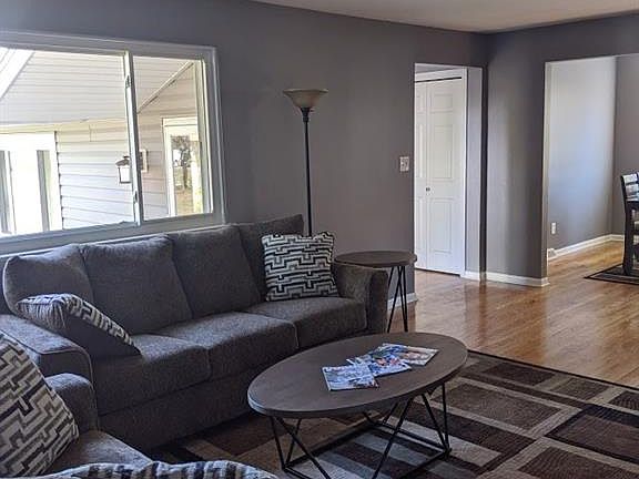 2nd image of 1346 Catherine Dr
