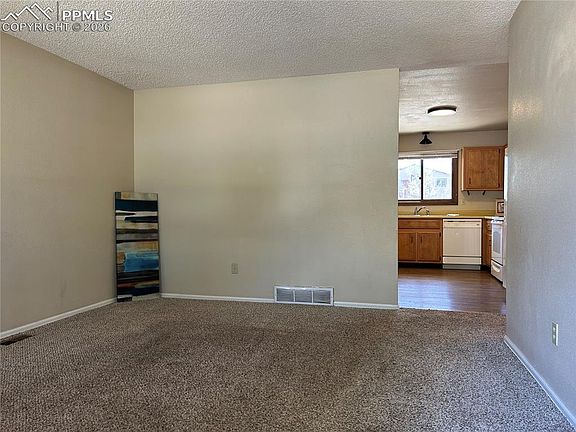 4th image of 2495 Maroon Bells Ave
