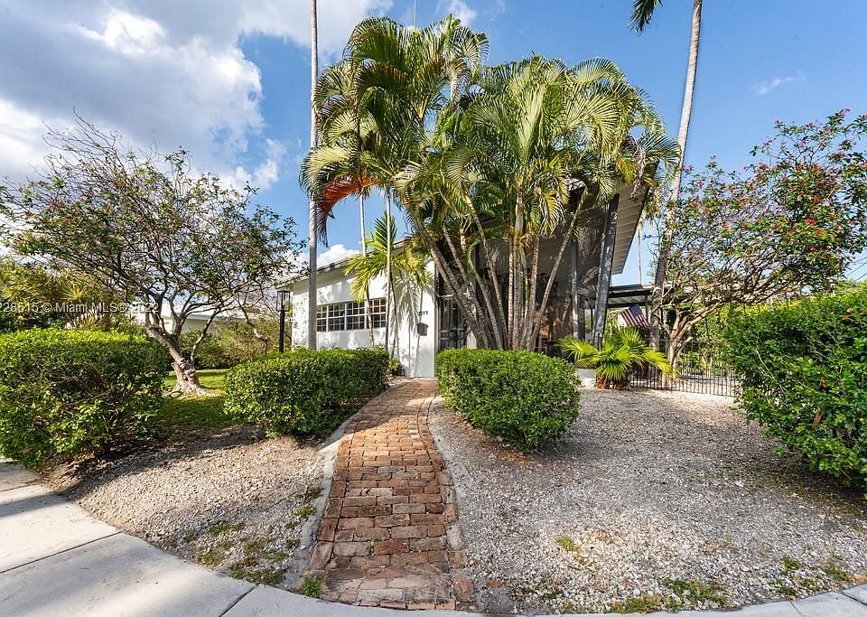 1st image of 3599 Vista Ct #0