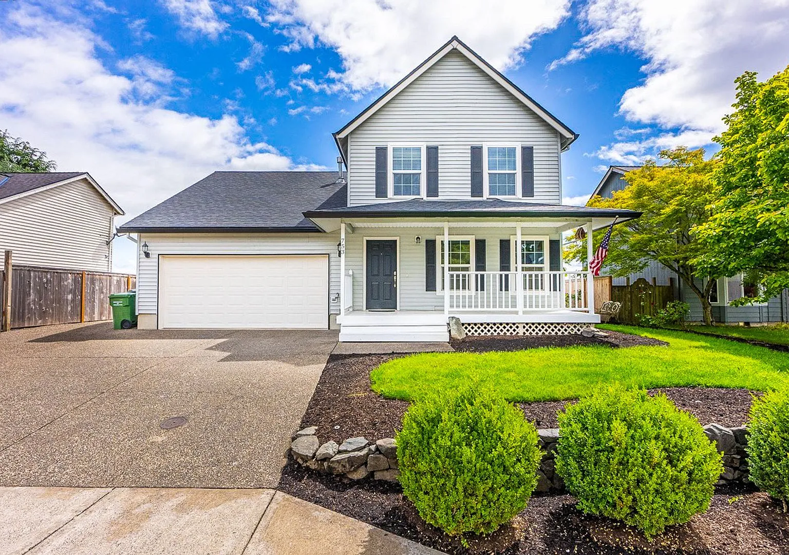 3BD 2.5BA Single Family Home w/2-Car Garage + AC + Yard + W/D — Photo 1