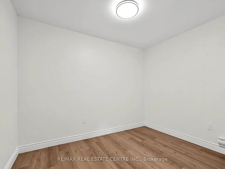68 Kinrade Ave — Photo 6