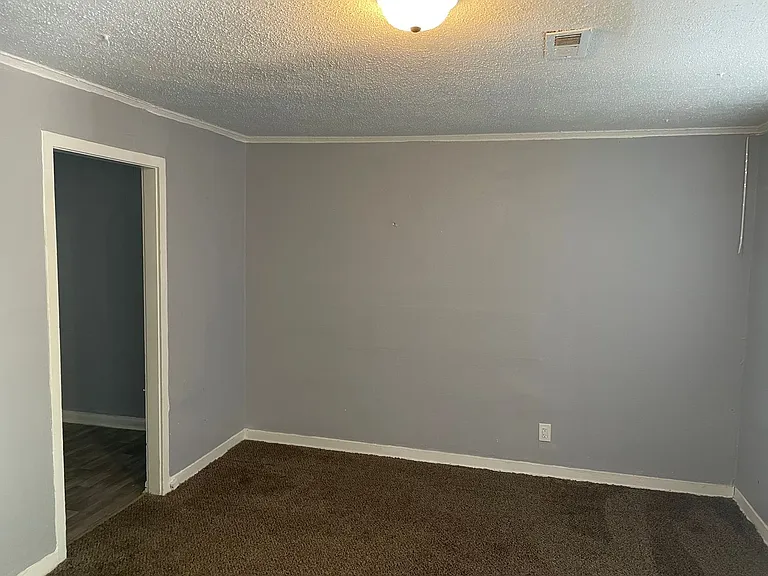 2623 S Fees St — Photo 2