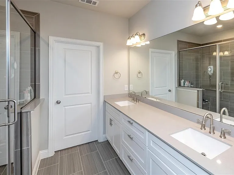 2421 Springhill Ave — Photo 15