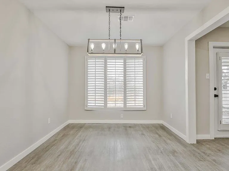 8007 Elmwood Ave — Photo 6