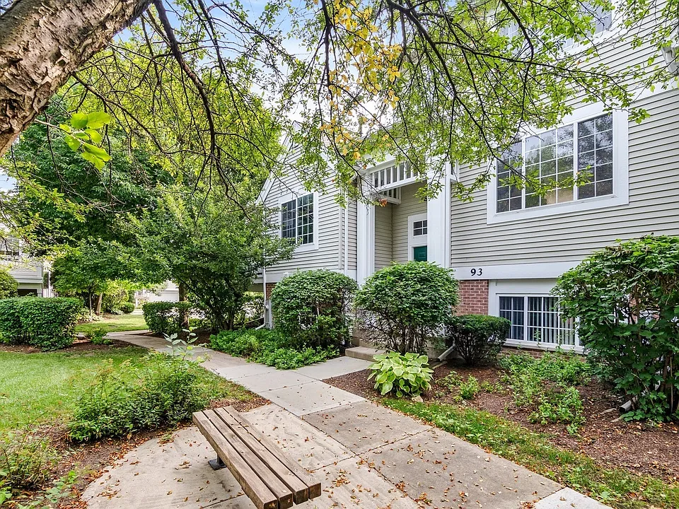 93 Cantal Ct