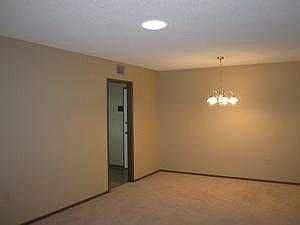 Living room/dining area