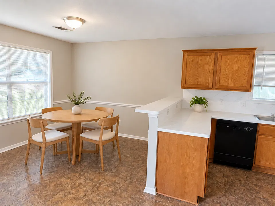 1737 Rock Hollow Loop