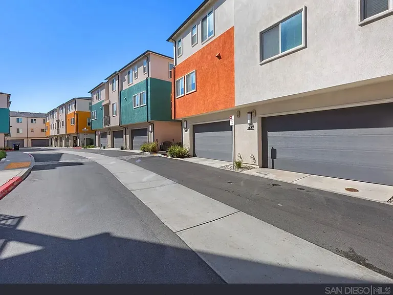 1837 Montage Ave — Photo 8