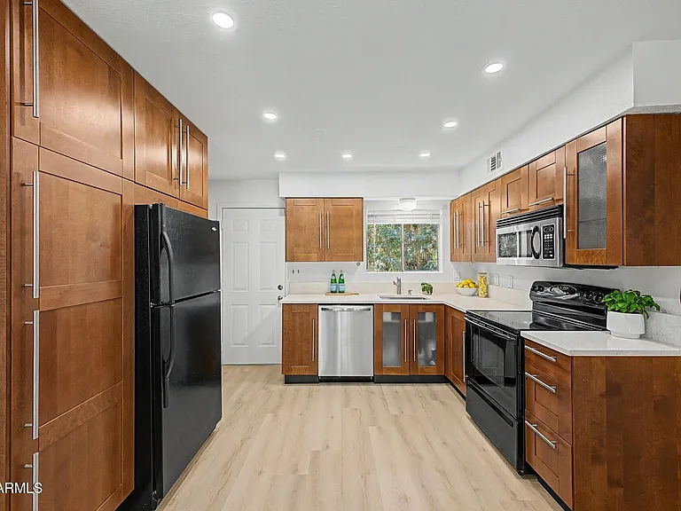 2727 E Montecito Ave — Photo 6