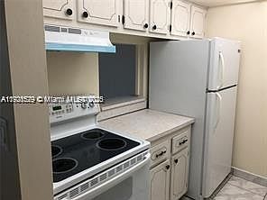 4th image of 14421 N Kendall Dr #103M