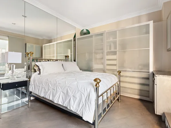 220 Madison Avenue image 9 of 14