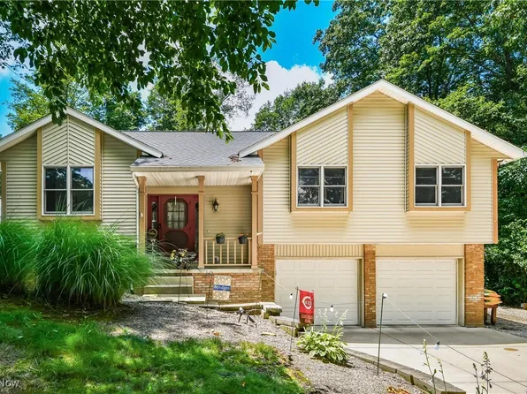 3182 Hiawatha Dr, Zanesville, OH 43701
