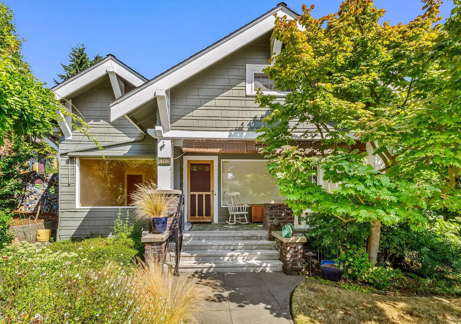 Beautiful 4-Bedroom Home with Rooftop Deck & Water Views in Prime Wallingford — Photo 2