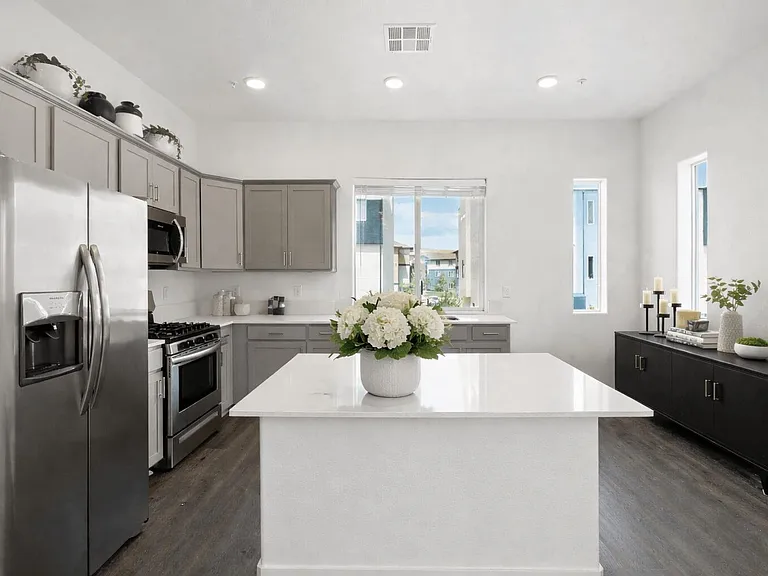 Summit Ridge Townhomes — Photo 10