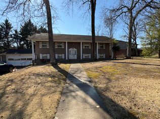 1426 Highcrest Dr, Hixson, TN 37343