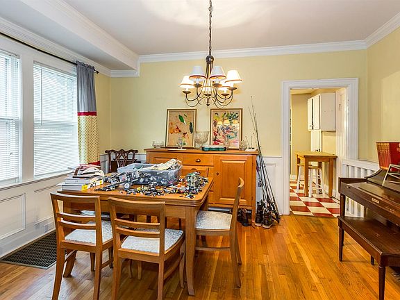 5th image of 813 Tremont Ave
