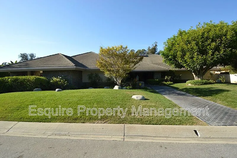 3 bed, 3.0 bath, 3650 sqft, $6,500 — Photo 3