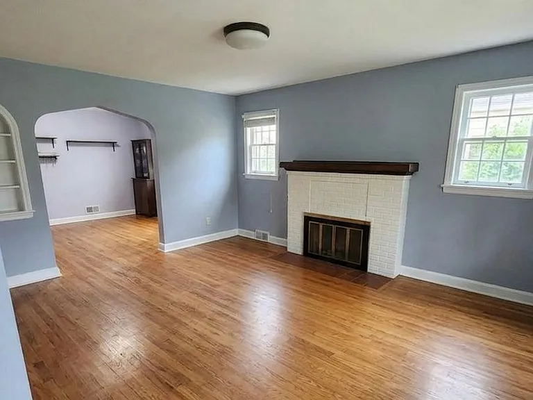806 Lindegar St — Photo 2