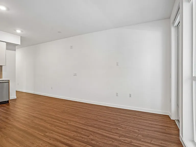 689 S Catalina — Photo 16