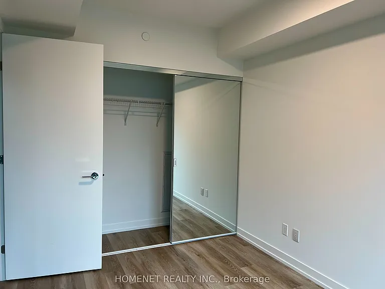 771 Yonge St #705 — Photo 7