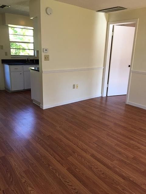 2nd image of 1056 Angle Rd APT B