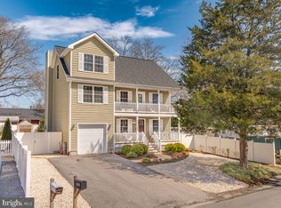 1713 Shore Dr, Edgewater, MD 21037