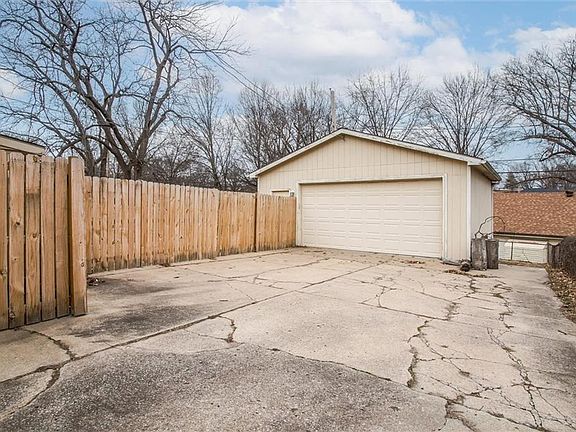 4th image of 17206 E 6th Terrace Ct N