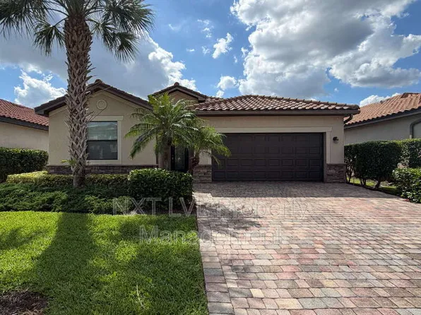 9453 River Otter Dr, Fort Myers, FL 33912