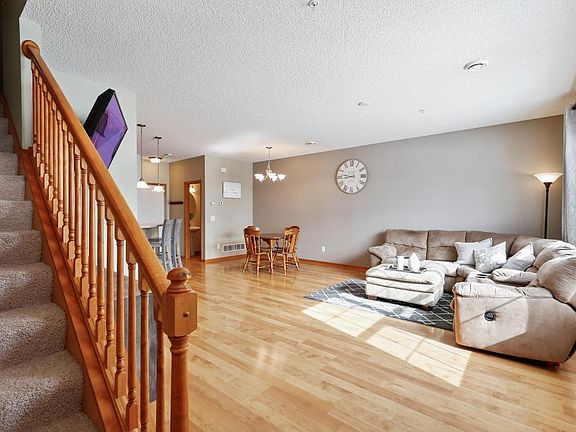 5th image of 10921 Fergus St NE Unit C