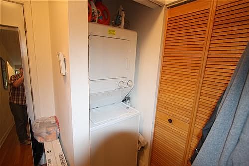5th image of 1046 N Honore St #2