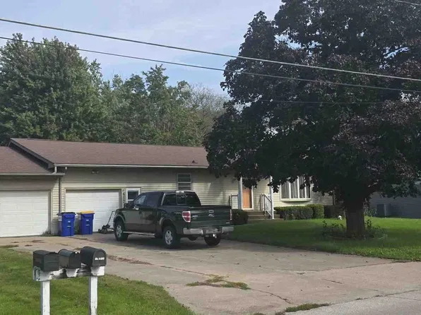 612 E Polk St, Washington, IA 52353