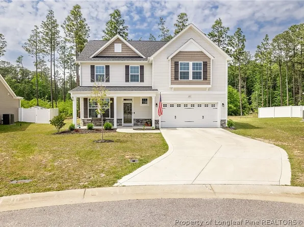 2915 Trent Dr, Eastover, NC 28312