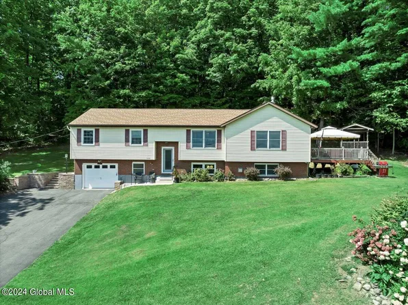 3171 State Route 150, East Greenbush, NY 12061