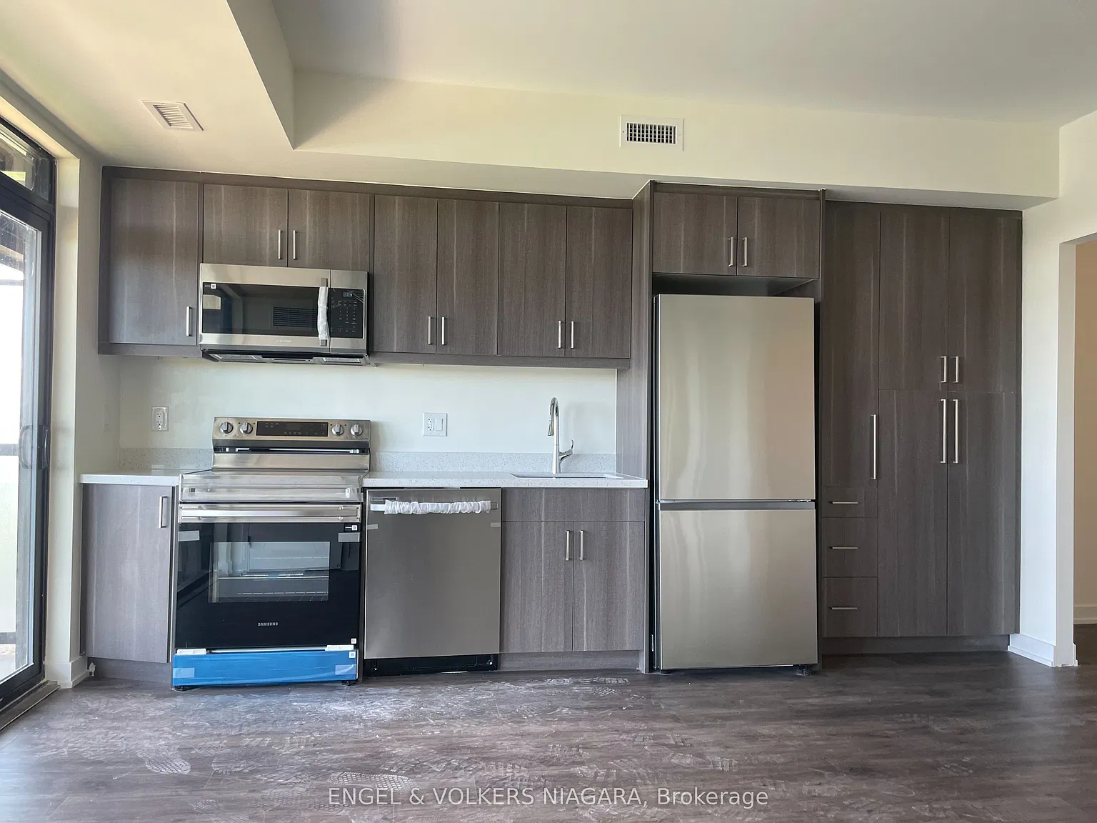 2 bed, $2,200 — Photo 4
