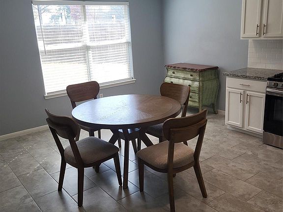 2nd image of 727 Slate Valley Ln