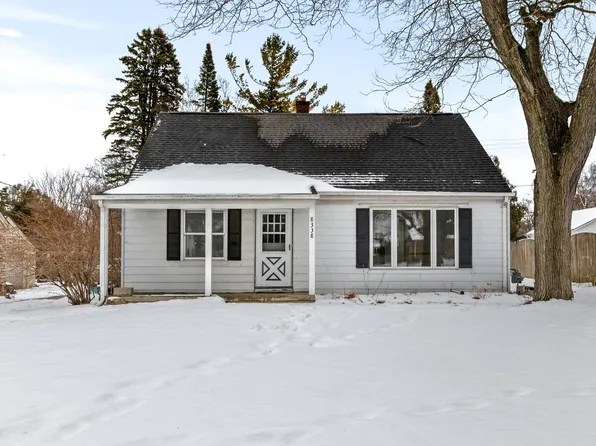 8338 North Whitney ROAD, Fox Point, WI 53217