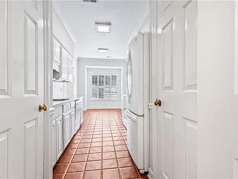 1160 Windsor Pkwy #8 — Photo 9